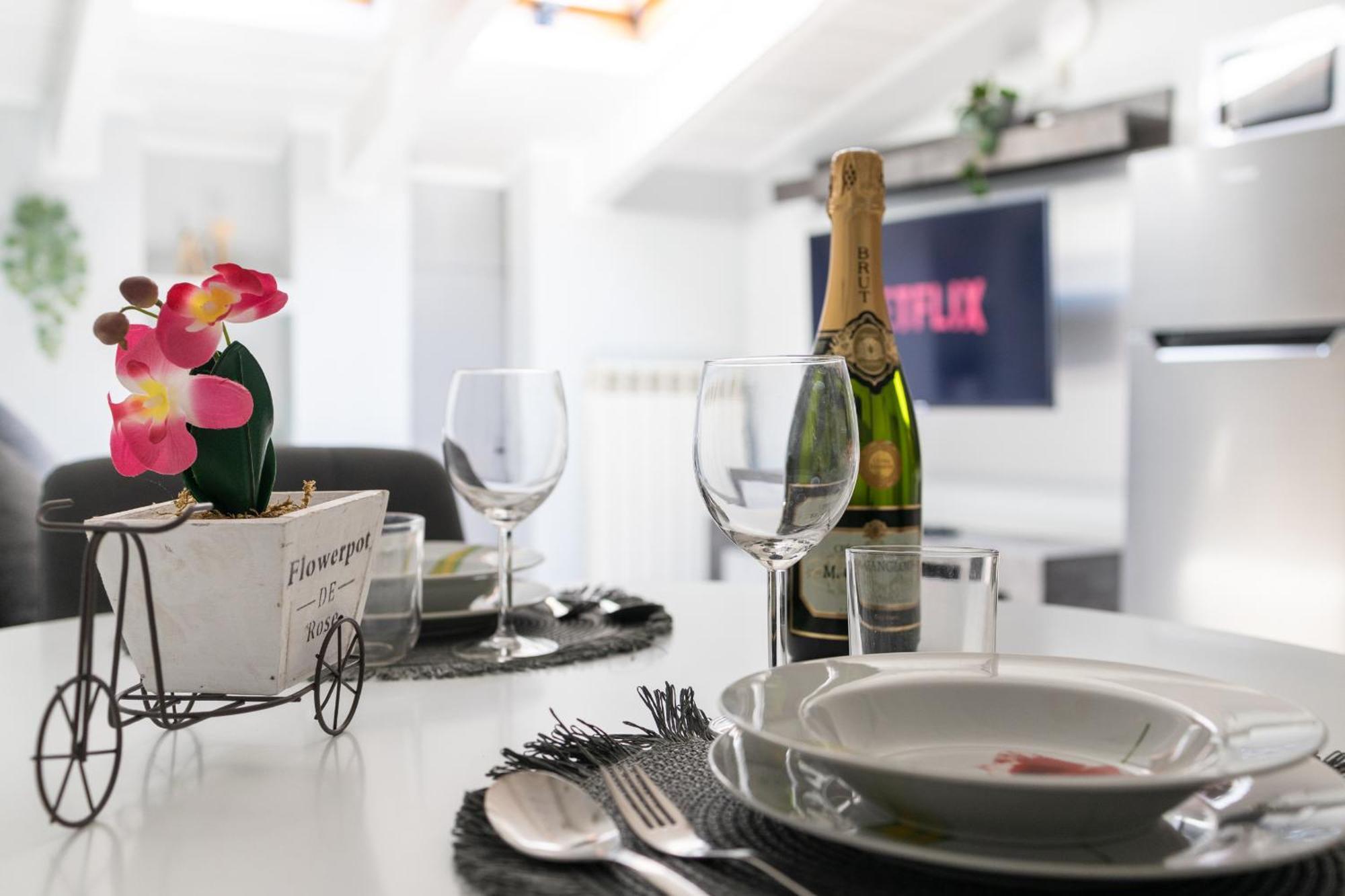 Free Parking Tiny House Wifi Netflix 15 Minuti Dal Duomo Apartment Milan Exterior photo